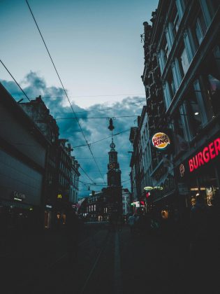 Ao invés do nome no pedido feito pelo drive-thru da unidade, no dia 26 de outubro. (Foto: Pexels)