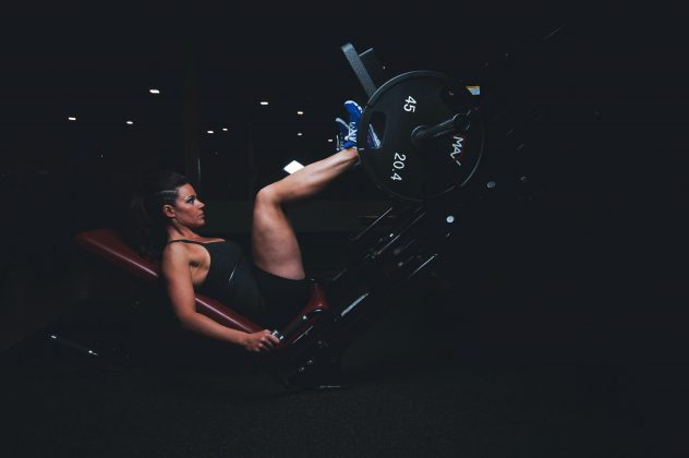 Se feitos de forma errada, muitos deles podem sobrecarregar a coluna e causar danos significativos, destaca o neurocirurgião Lucas Vasconcellos, especialista em coluna. (Foto: Pexels)