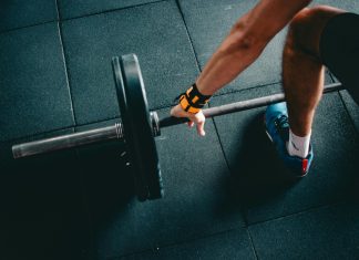 O ângulo correto dos membros na hora de malhar pode determinar se você vai ter mais benefícios do que riscos. (Foto: Pexels)