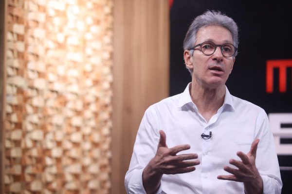 Zema defende benefícios fiscais à Eletrozema em MG: “Nada de errado”
