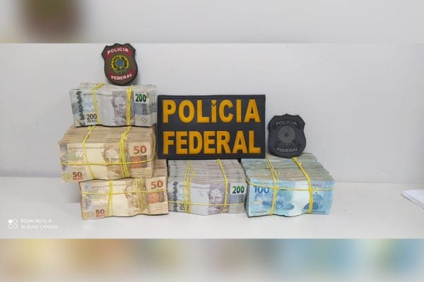 Mulher é detida pela PF ao sacar R$ 500 mil em agência bancária no Piauí