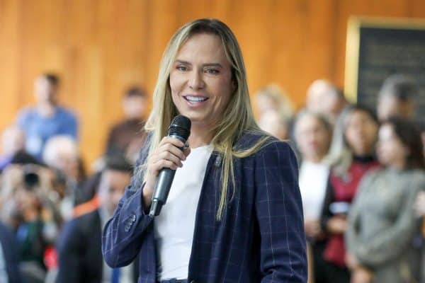 Celina Leão decreta ponto facultativo para evitar caos no trânsito em dia de jogo do Brasil