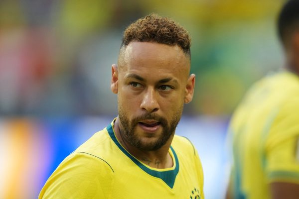 Neymar é visto em balada em Nova York sem aliança e gera comentários