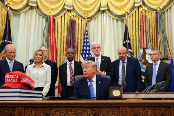 Trump ameaça Irã com possível “desaparecimento” após novos ataques dos EUA