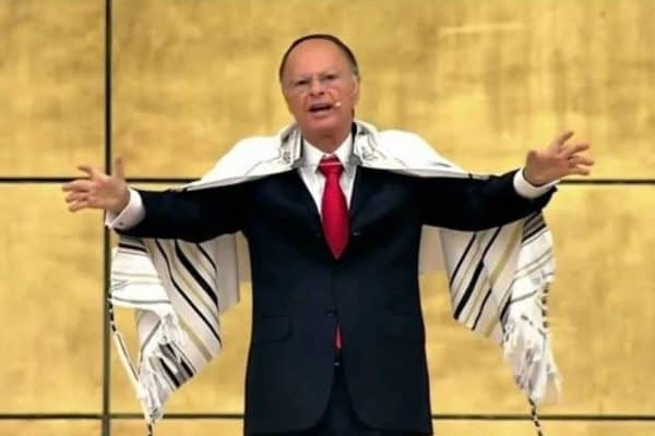 Igreja de Edir Macedo possui frota de 5 aeronaves avaliadas em R$ 178 milhões