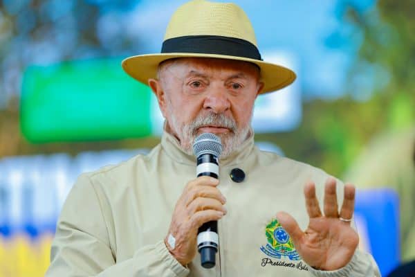 Lula tenta resolver impasse no PT em MG com Marília Campos