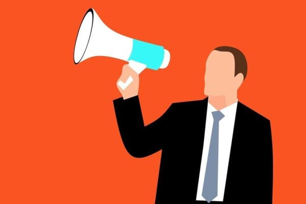A Política Moderna e a Tentação de Transformá-la em Guerra Total