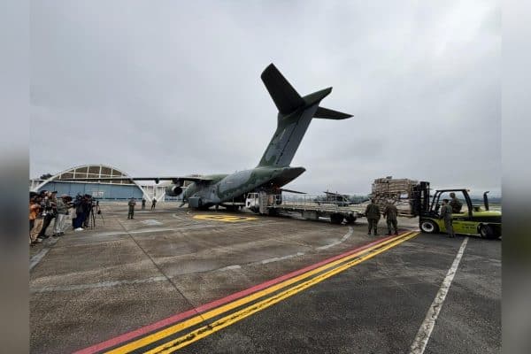 13 brasileiros são resgatados da Venezuela em voo da FAB após terremotos