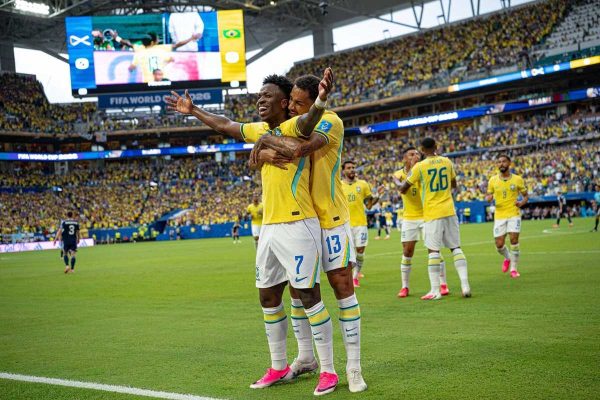 Brasil enfrenta Japão nas oitavas da Copa do Mundo em busca de classificação