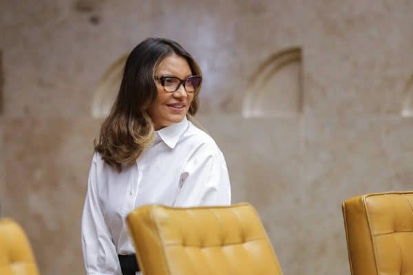 Janja se reúne com católicos em Brasília para fortalecer diálogo do PT