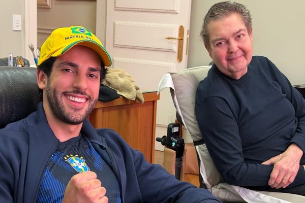 Julinho Casares assiste jogo do Brasil ao lado de Faustão e destaca vitória