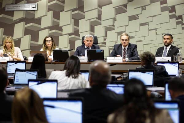 CAE aprova regra para presidente da CVM prestar contas ao Senado semestralmente