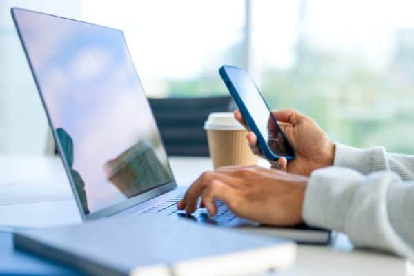 Publicidade na Internet Ultrapassa TV Aberta pela Primeira Vez no Brasil