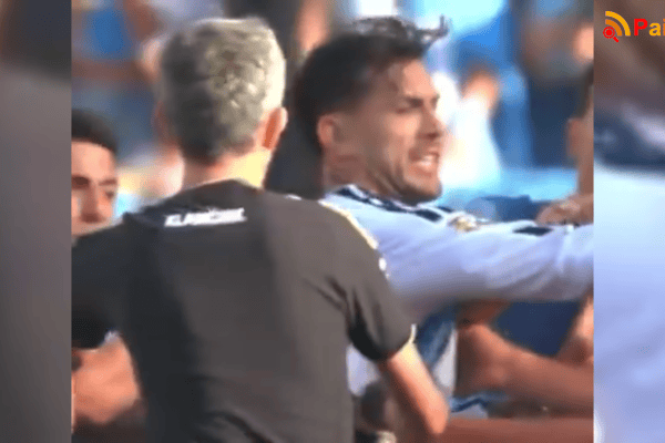 Paredes perde a cabeça e parte para cima de jogadores da Espanha após final