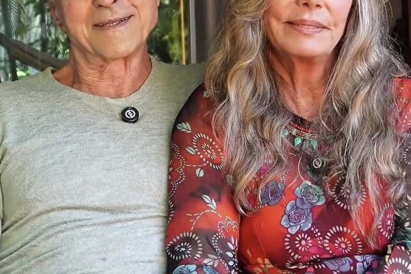 Bruna Lombardi se declara para Carlos Alberto Riccelli em seu aniversário de 80 anos