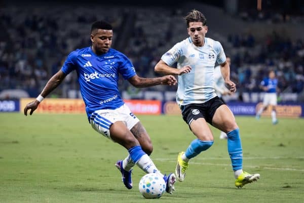 Cruzeiro e Grêmio se enfrentam em amistoso na Arena Mané Garrincha