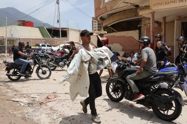 Venezuela enfrenta luto e tensões políticas após terremotos devastadores