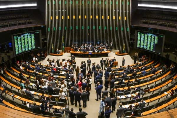 Câmara dos Deputados aprova urgência do PL da Misoginia; votação ainda sem data