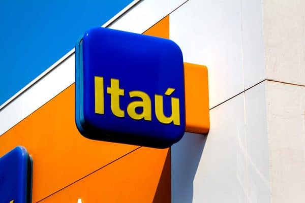 Banco Itaú envia notificação ao Metrópoles sobre cobranças irregulares
