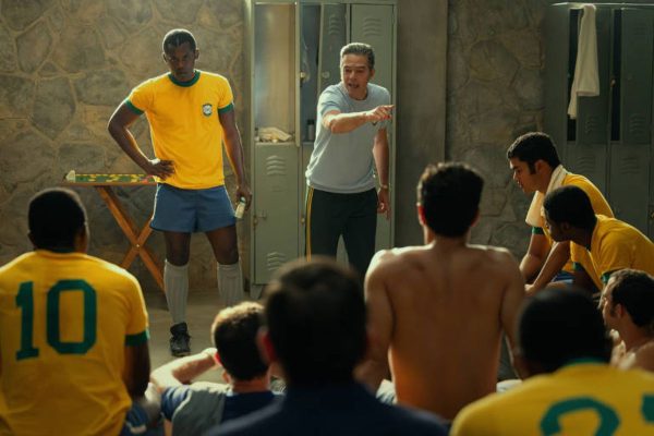 Wilson Piazza comenta sobre cenas da série Brasil 70 e faz ressalvas