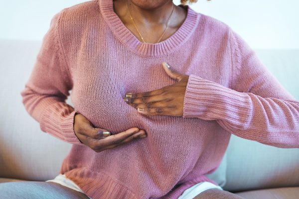 Mulher com câncer agressivo tem tratamento interrompido por plano de saúde