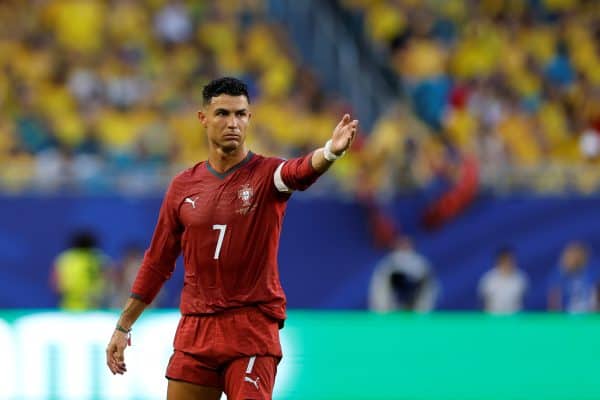Federação Portuguesa nega alteração no escudo da seleção de Portugal