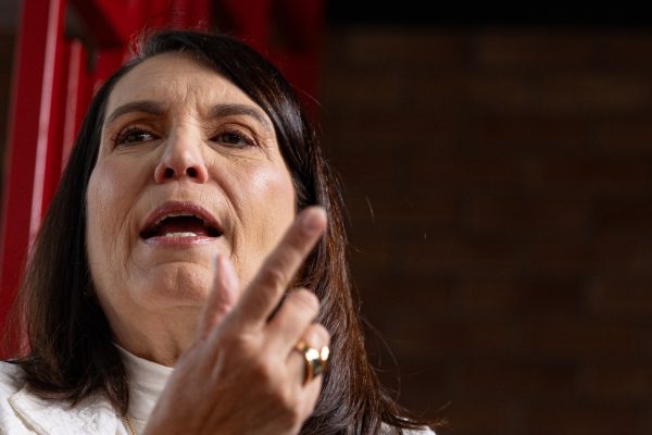 Bia Kicis acusa Alexandre de Moraes de dividir a direita em evento com Flávio Bolsonaro