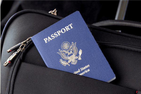Filha esquece passaporte e mãe embarca sozinha para Turks e Caicos