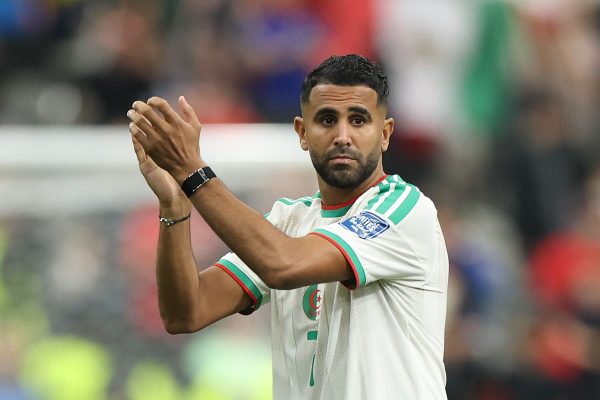 Riyad Mahrez anuncia aposentadoria da seleção argelina após eliminação na Copa