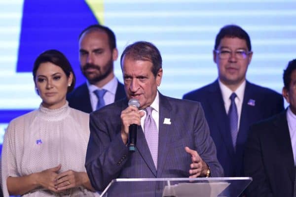 Valdemar Costa Neto Pressiona Michelle Bolsonaro Sobre Candidatura ao Senado