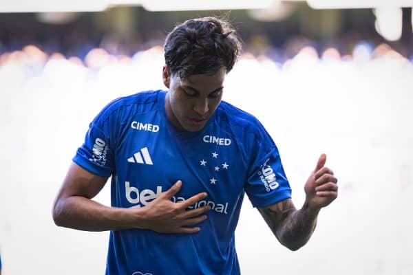 Cruzeiro derrota o Defensor do Uruguai por 2 a 0 em amistoso