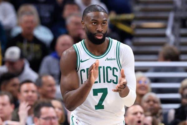 Jaylen Brown deixa o Boston Celtics e se junta ao Philadelphia 76ers após troca