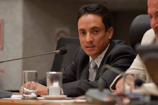 Comunicador Fernando Fidelis falece após batalha contra anemia falciforme