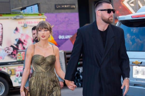 Taylor Swift e Travis Kelce se casam em cerimônia luxuosa com trajes Dior