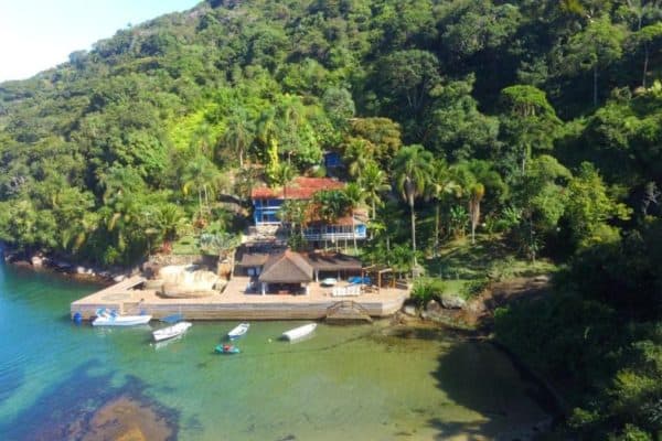Richarlison e Tomaz declaram valor inferior para mansão de R$ 10 milhões