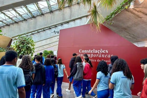 Mostra Constelações Contemporâneas: Última Chance para Visitar até 17 de Julho