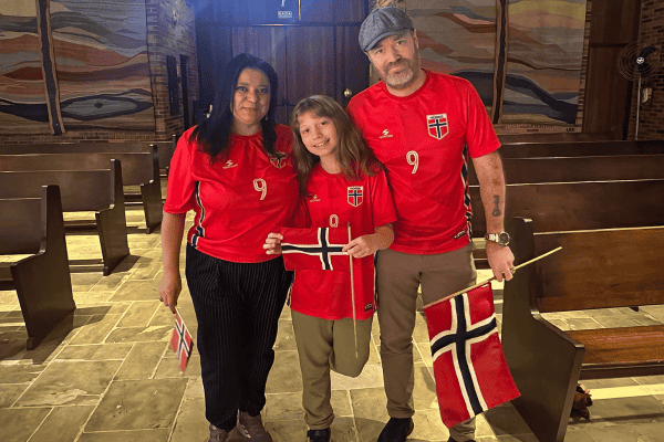 Noruegueses em SP dividem torcida entre Haaland e Brasil na Copa