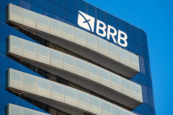 Ações do BRB caem para R$ 3,02, o menor valor já registrado