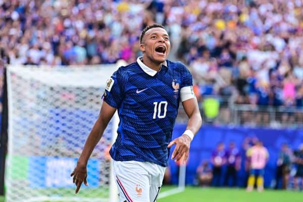 França avança às quartas da Copa com vitória sobre o Paraguai