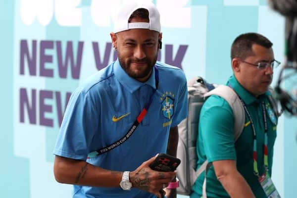 Seleção Brasileira chega ao MetLife Stadium para confronto decisivo contra a Noruega