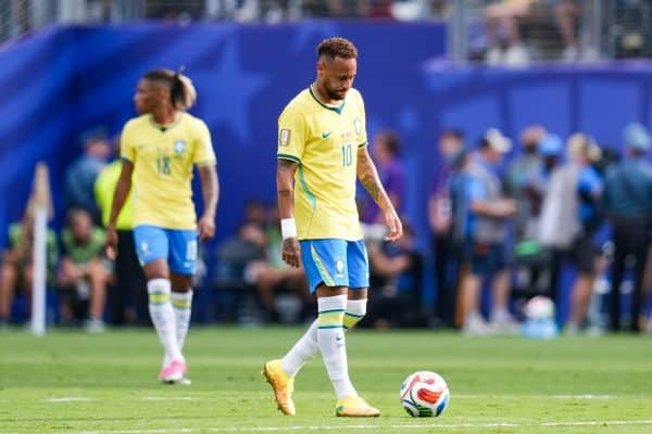 Neymar sugere aposentadoria da Seleção Brasileira após derrota para Noruega