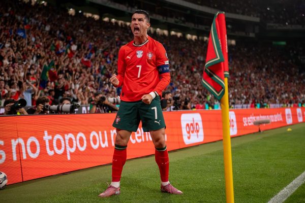 Copa do Mundo: Confrontos das oitavas de final nesta segunda-feira incluem Cristiano Ronaldo e Yamal
