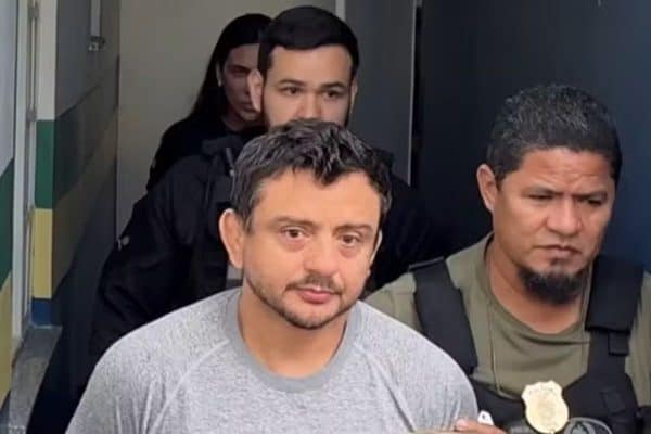 Professor de jiu-jítsu é detido por abusar de 7 alunas e “vendê-las” a empresários