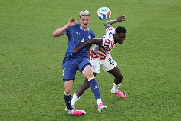 Comitê Disciplinar da FIFA Detalha Efeito Suspensivo na Expulsão de Balogun