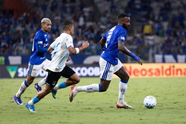 Grêmio e Cruzeiro se enfrentam no Mané Garrincha em amistoso neste domingo