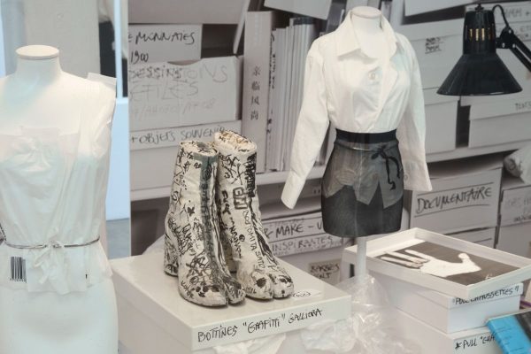 Leilão inédito em Paris apresenta itens do arquivo pessoal de Martin Margiela