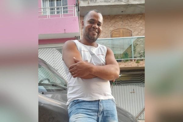 Marido alega ter decepado dedo da esposa após discussão por ciúmes em SP