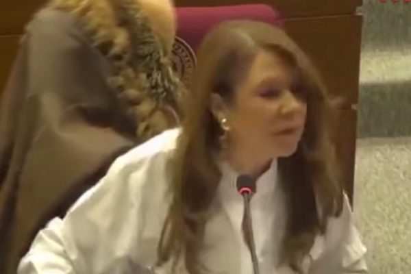 Marília Ruiz critica senadora paraguaia por falas contra Mbappé: “Fica quieta”