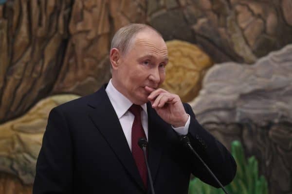 Putin anuncia subsídios para enfrentar crise de combustível na Crimeia