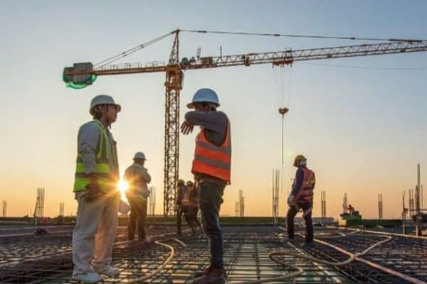 Construção civil em MG desacelera e fica atrás do crescimento nacional em 2026